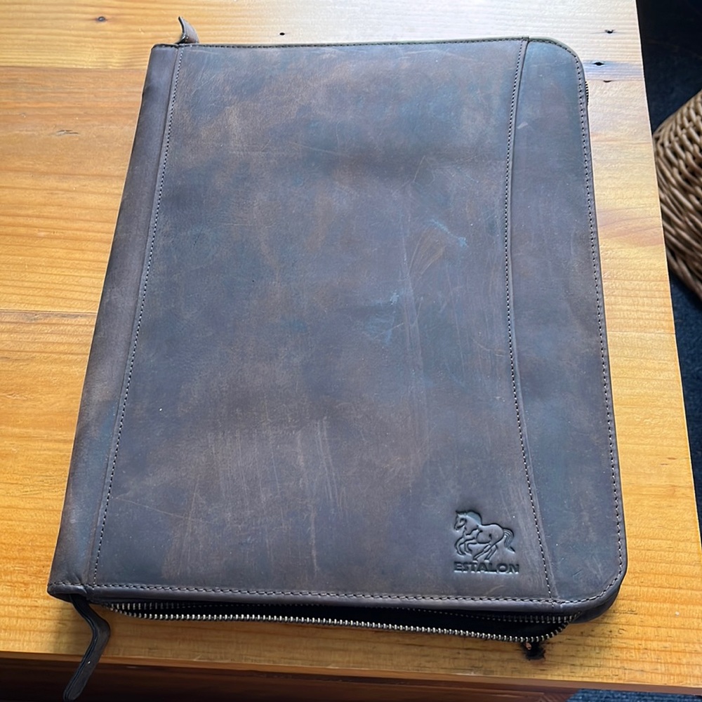 Estalon Leather Portfolio